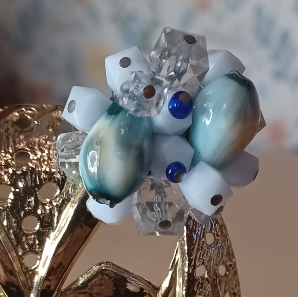 Made In Western Germany Blue&White Beaded Cluster Clip-Ons 🩵💙 - Picture 4 of 7